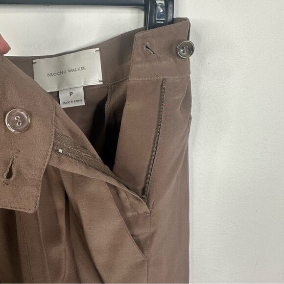 Brochu Walker Size P (XS/S) 100% Silk Brown Cuffed Mini Shorts - Picture 8 of 11